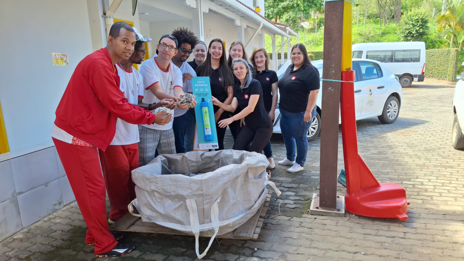 ​"Movimento Recicla" arrecada lacres de alumínio para doação de cadeiras de rodas