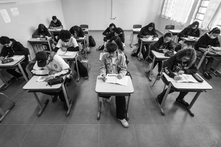 Pé-de-Meia: Redes de ensino devem enviar dados de alunos até dia 8